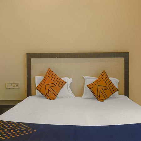 Hotel O Peacock Lodging Kharakvasla Екстер'єр фото