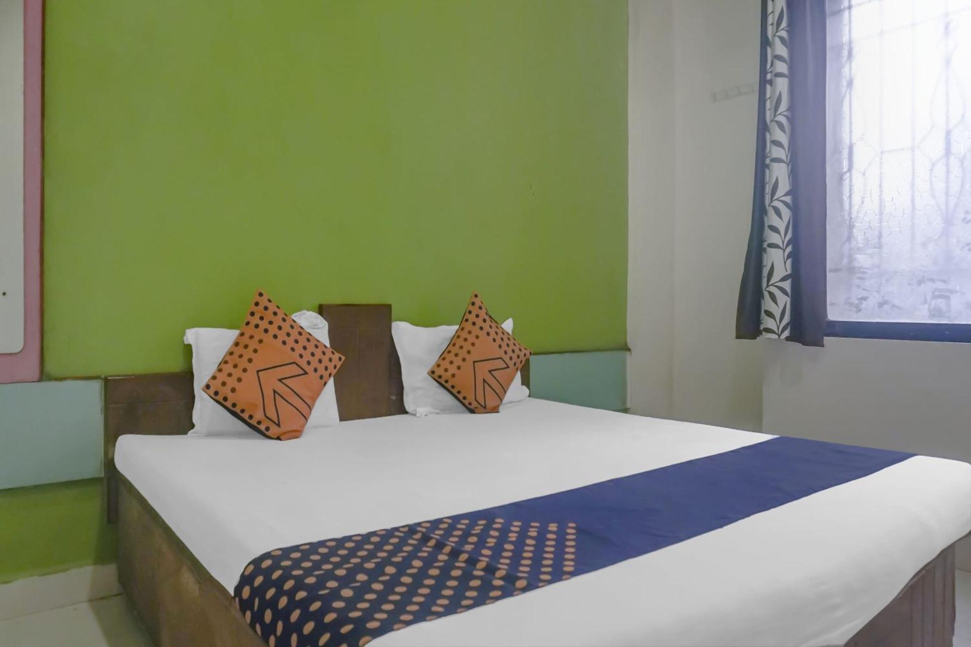 Hotel O Peacock Lodging Kharakvasla Екстер'єр фото