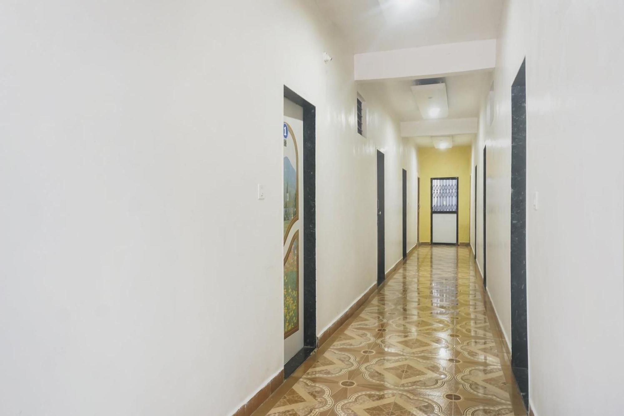 Hotel O Peacock Lodging Kharakvasla Екстер'єр фото