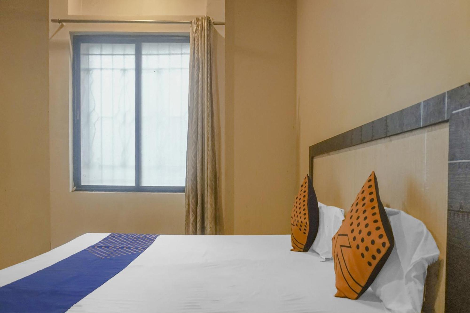 Hotel O Peacock Lodging Kharakvasla Екстер'єр фото
