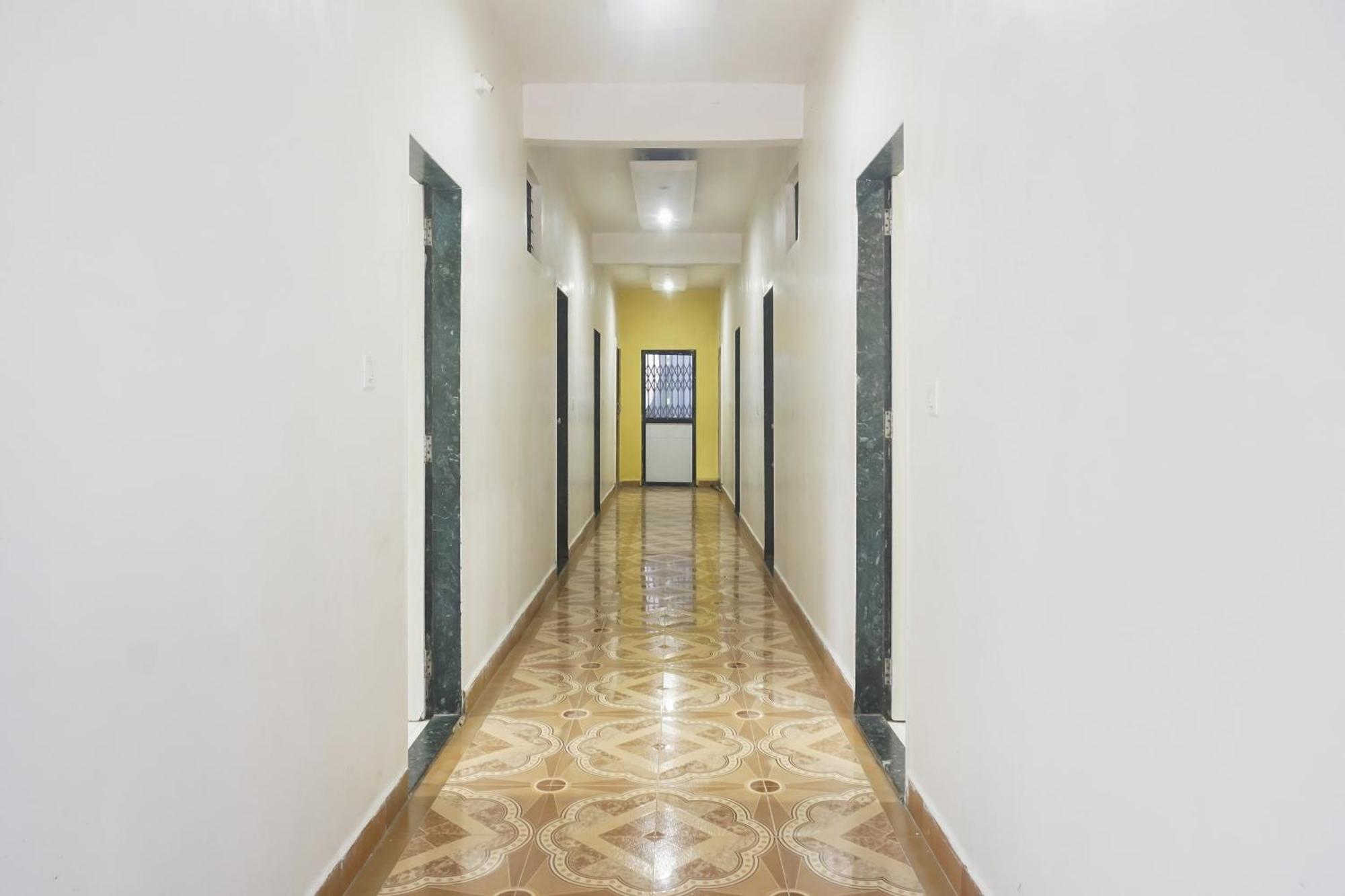 Hotel O Peacock Lodging Kharakvasla Екстер'єр фото